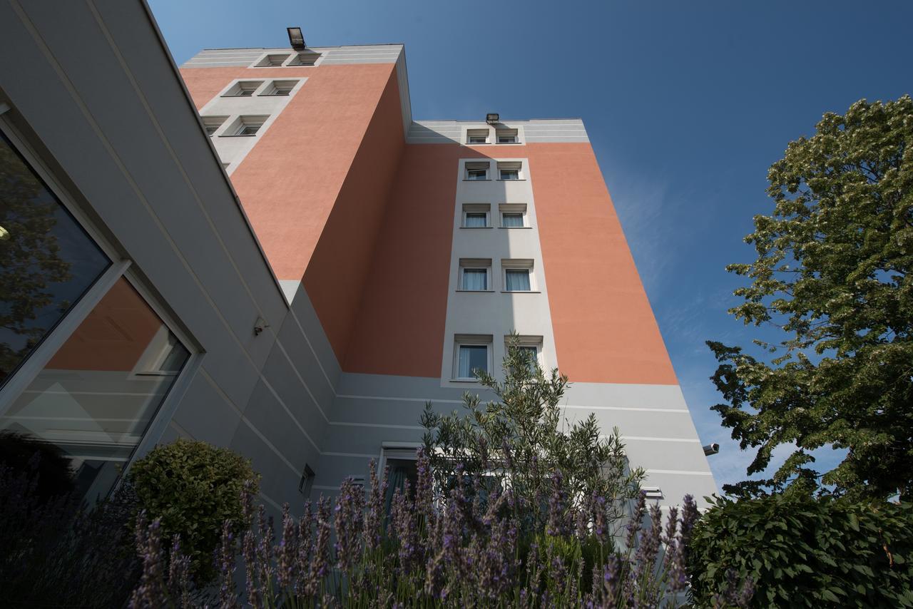Ibis Lyon Sud Chasse Sur Rhone Hotel Eksteriør billede